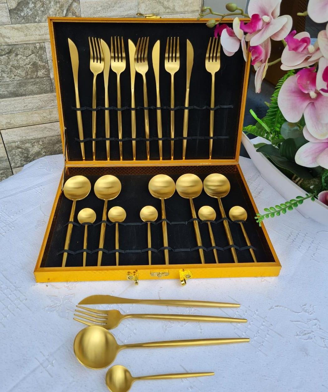 24pc Luxury vintage cutlery set – Gold