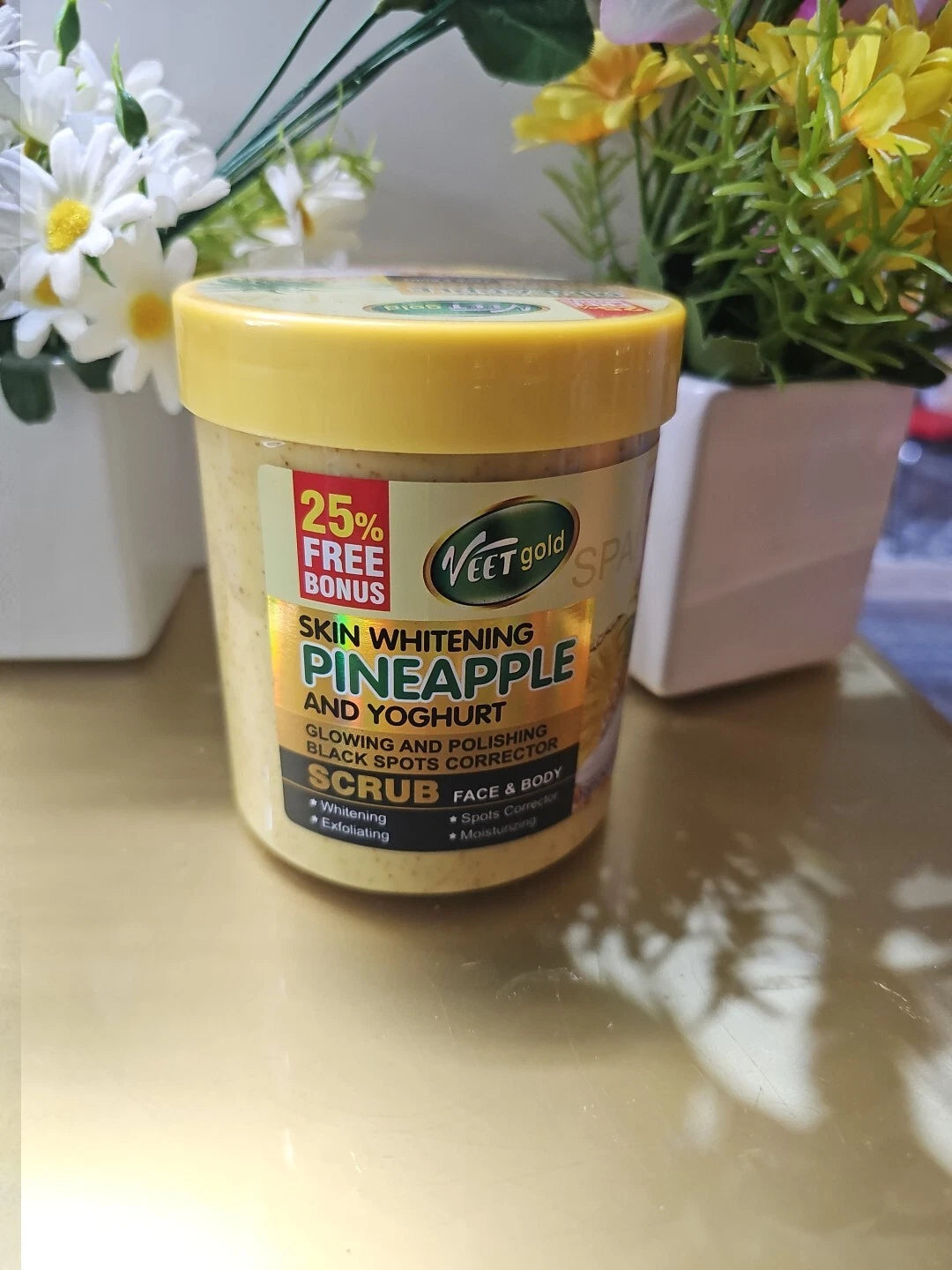 Veet Gold Pineapple & Yoghurt Skin Whitenig Face and Body Scrub – 500g