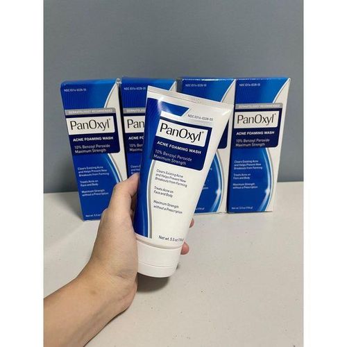 PanOxyl Acne Foaming Face Wash that Cleans and unclogs pores on face, chest and back