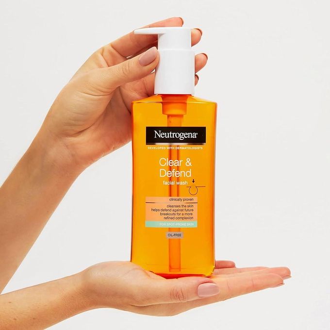 Neutrogena Clear & Defend Facial Wash (200ml)