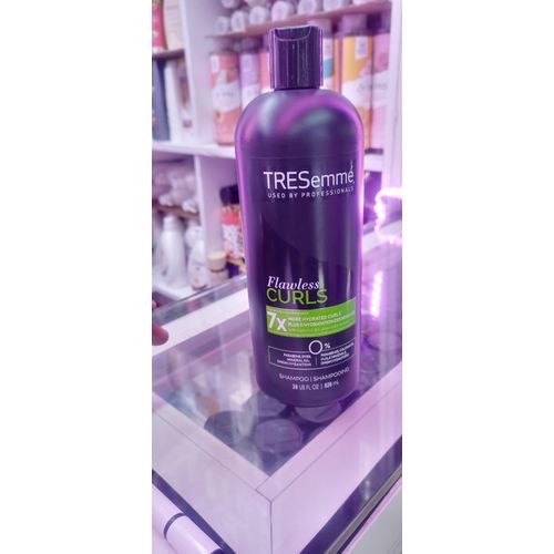TRESemmé Flawless Curls