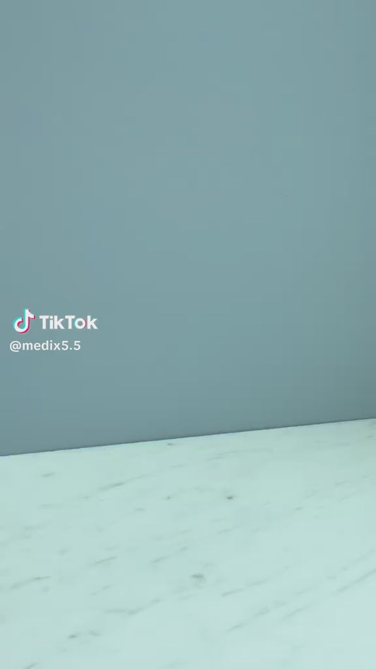 Medix 5.5 niacinamide + shea butter body cream