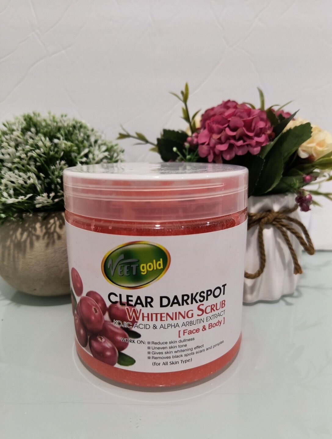 Veet Gold Clear Darkspot Whitening Scrub