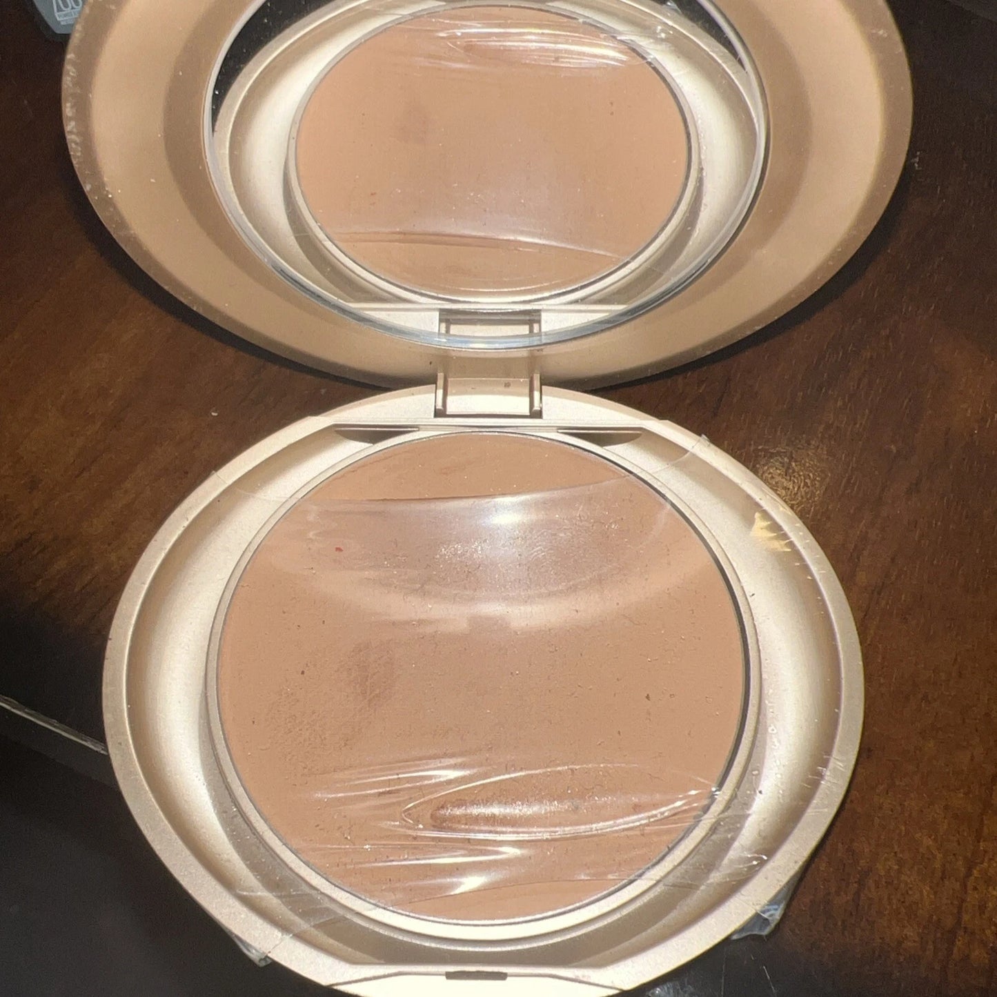 MILANI Pressed Powder